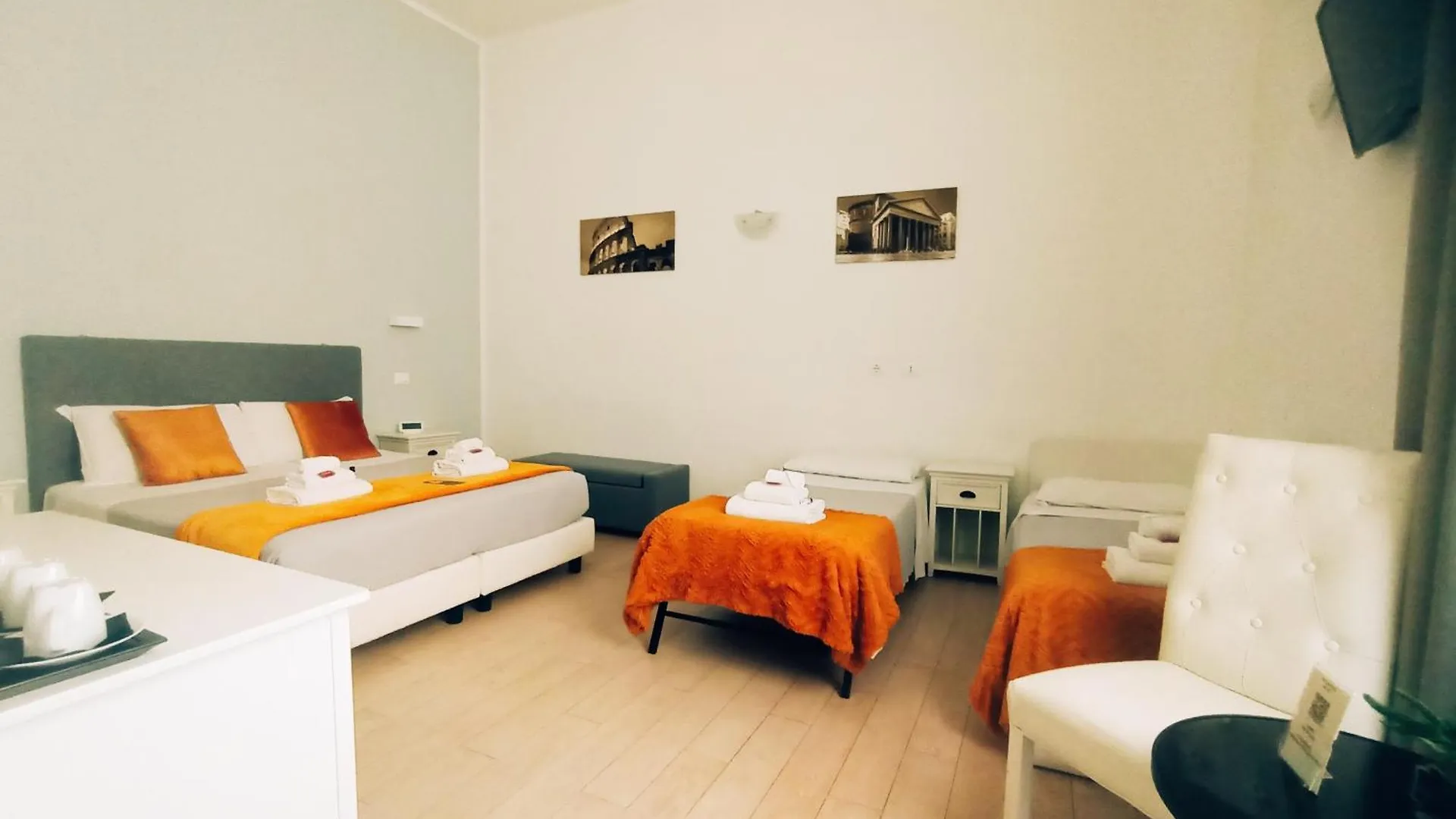 Ad Cavour Luxury Rooms Roma 0*,  Italia