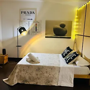 https://prada-apartment.it-lombardy.com